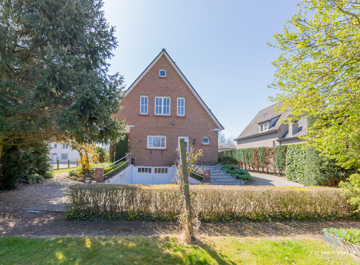 Karaktervolle, charmante villa te Zingem. 