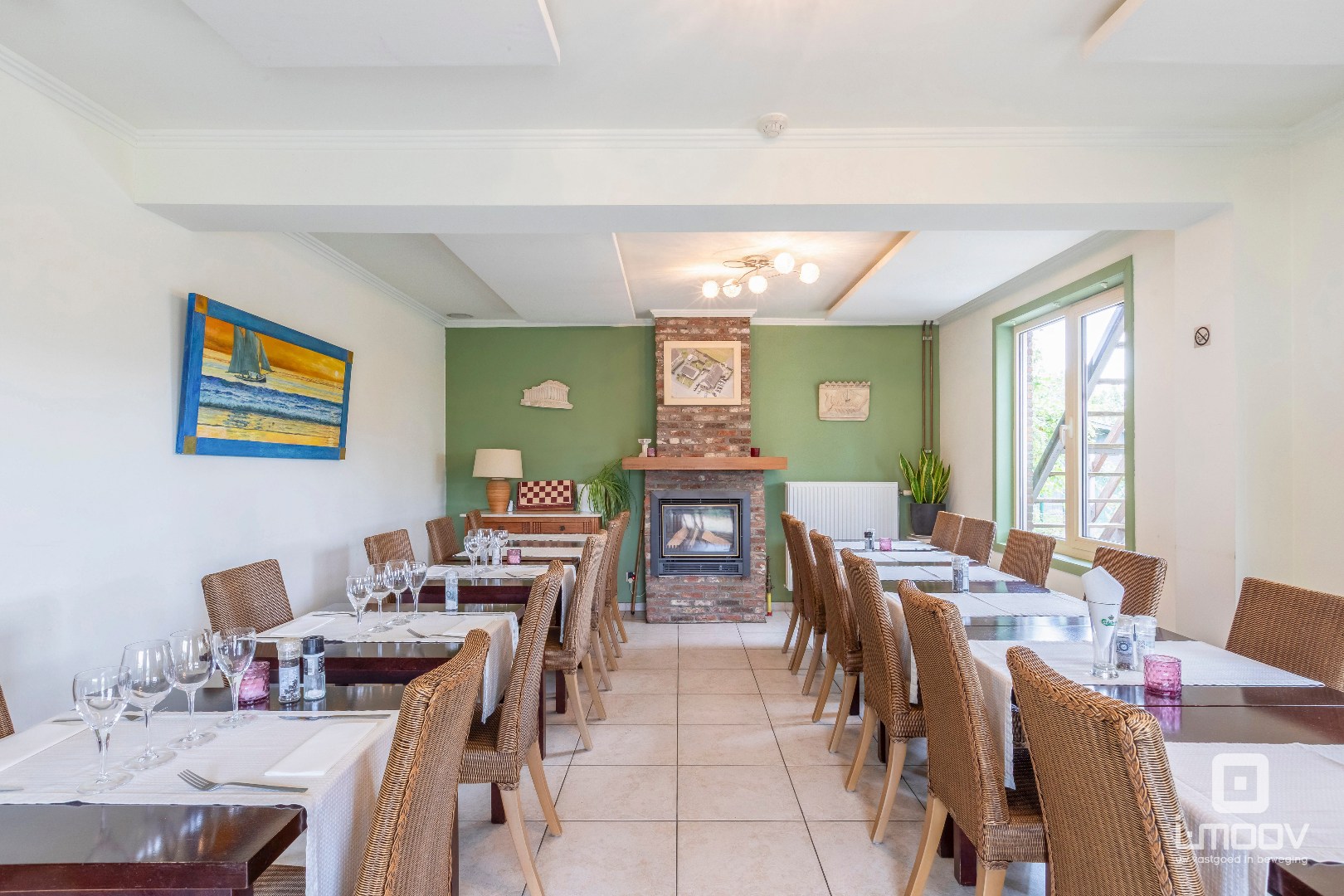 Te koop- Gebruiksklaar restaurant met terras en appartement in hartje Hijfte (Lochristi) 