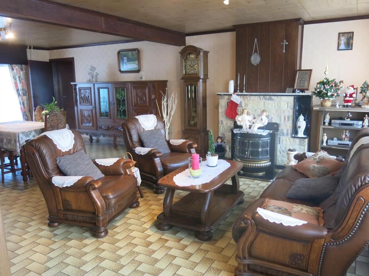 Ruime woning met 6 slaapkamers en panoramisch zicht 