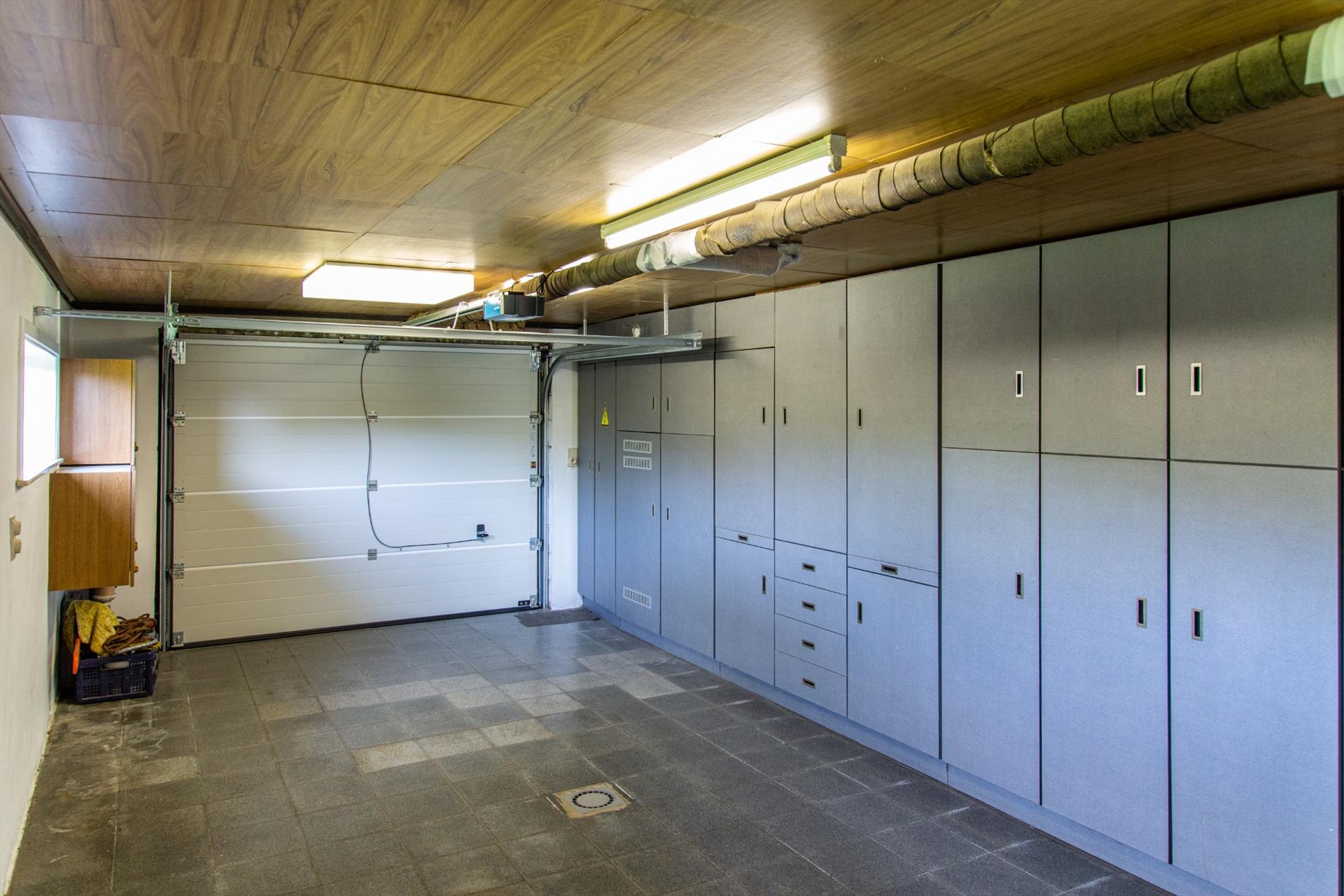 Gerenoveerde woning met 4 slpks én zonnepanelen (met stroomcertificaten!) rustig gelegen te Maldegem 