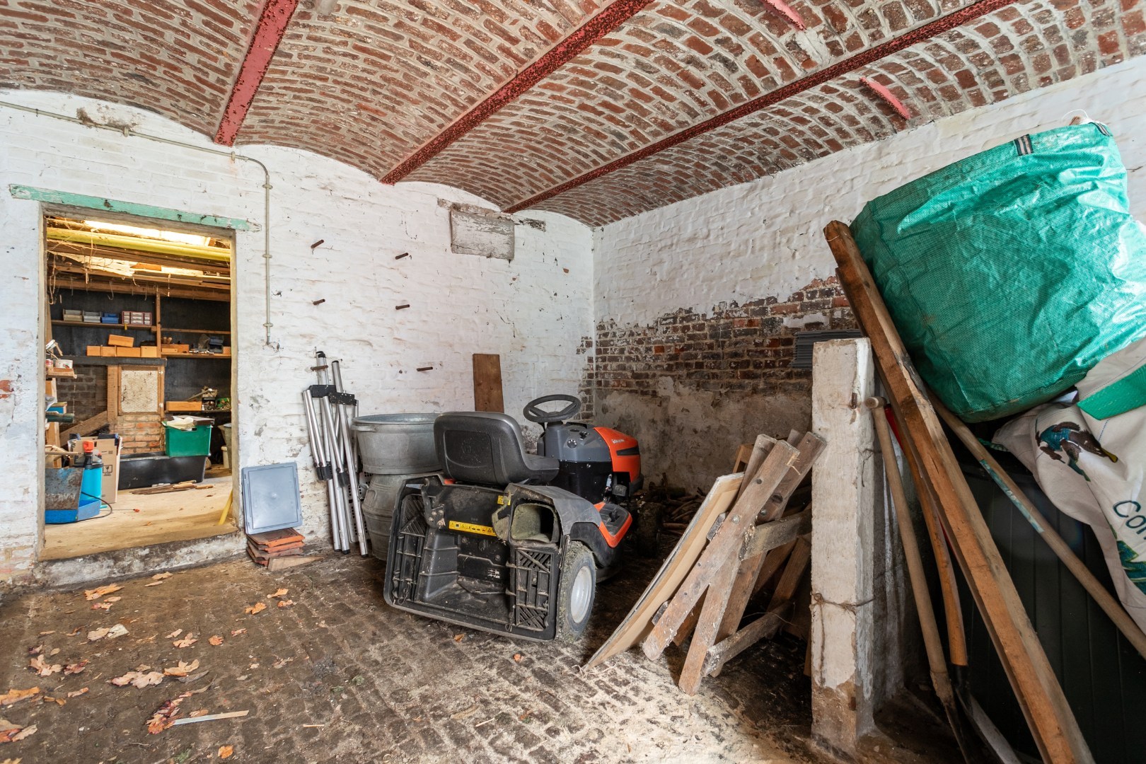 Ruime woning met veel potentieel in een groene omgeving op 39a 