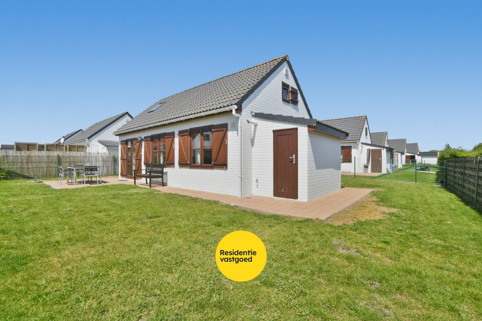 Instapklaar en gemeubeld vissershuisje met tuin en staanplaats in Harendijke! 