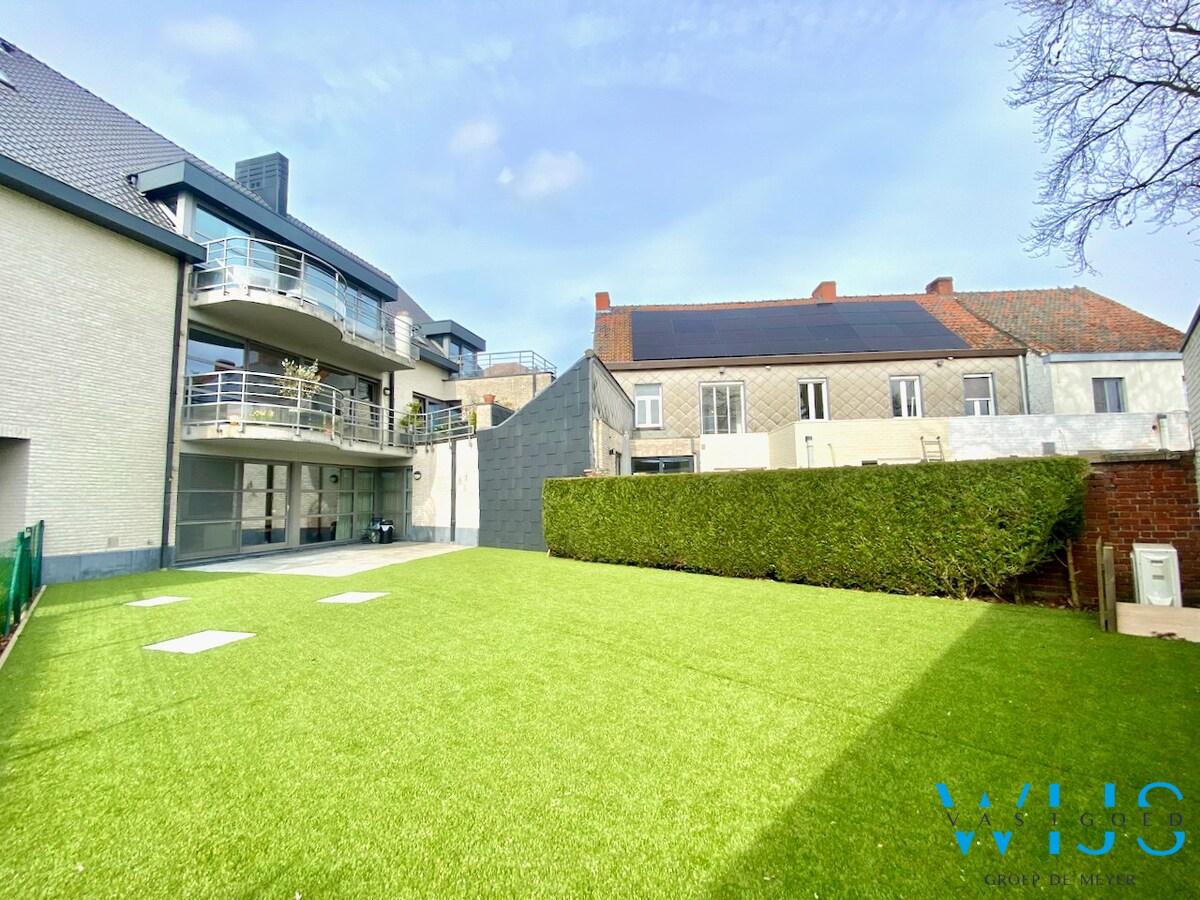 Gelijkvloers appartement te centrum Lovendegem ! 