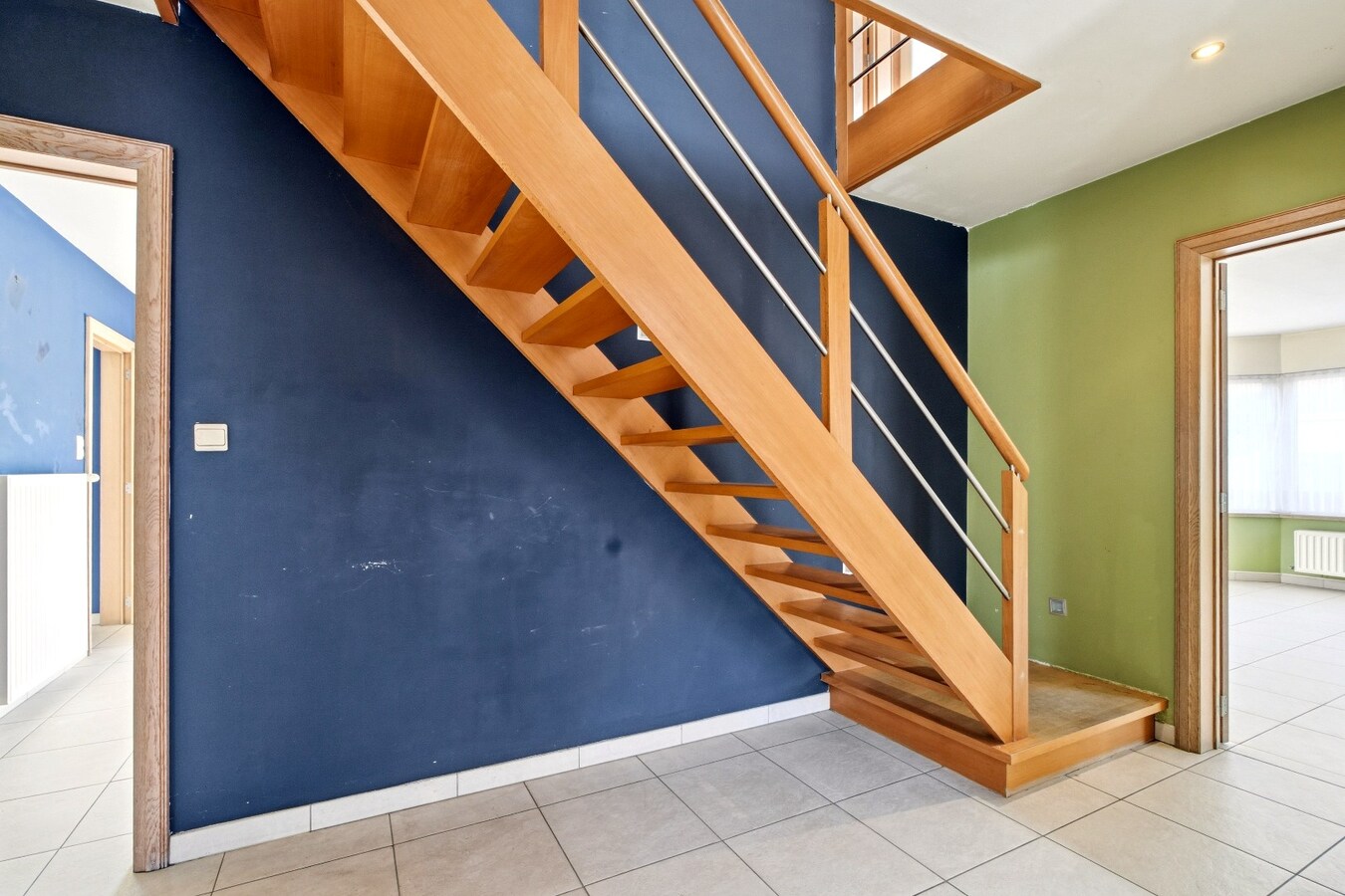 Ruime halfopen woning met 5 slaapkamers te koop in Werken met garage en ruime tuin! 