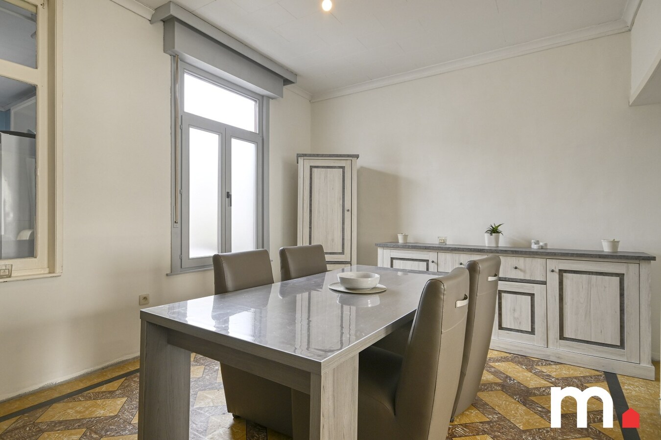 Instapklare gezinswoning met 3 slaapkamers, tuin, zonnepanelen en ruime zolder! 