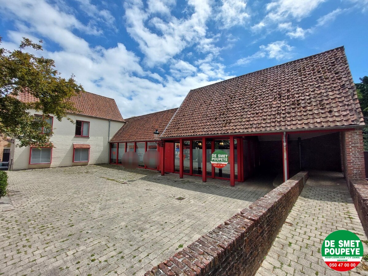 Kantoor - winkel - showroom - praktijk met' woonst 