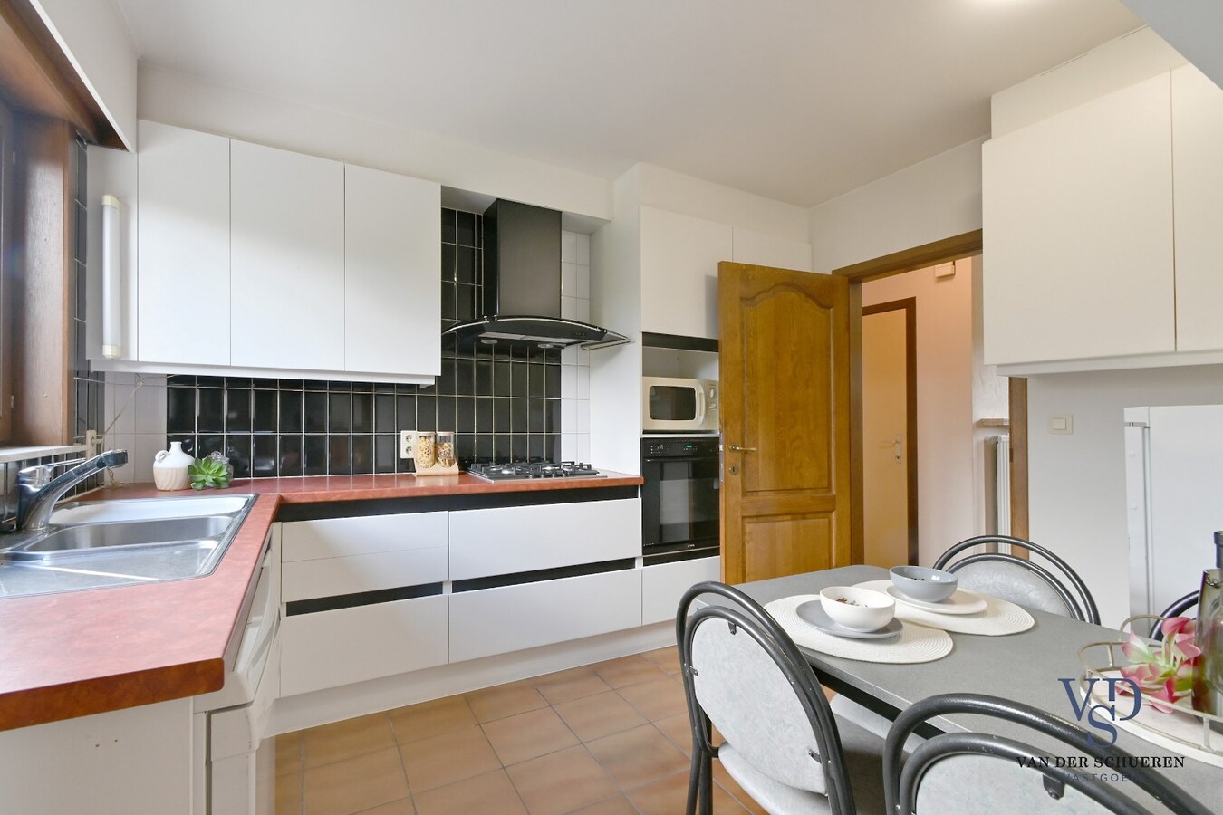 Tijdloze bungalow in een residentiële verkaveling 