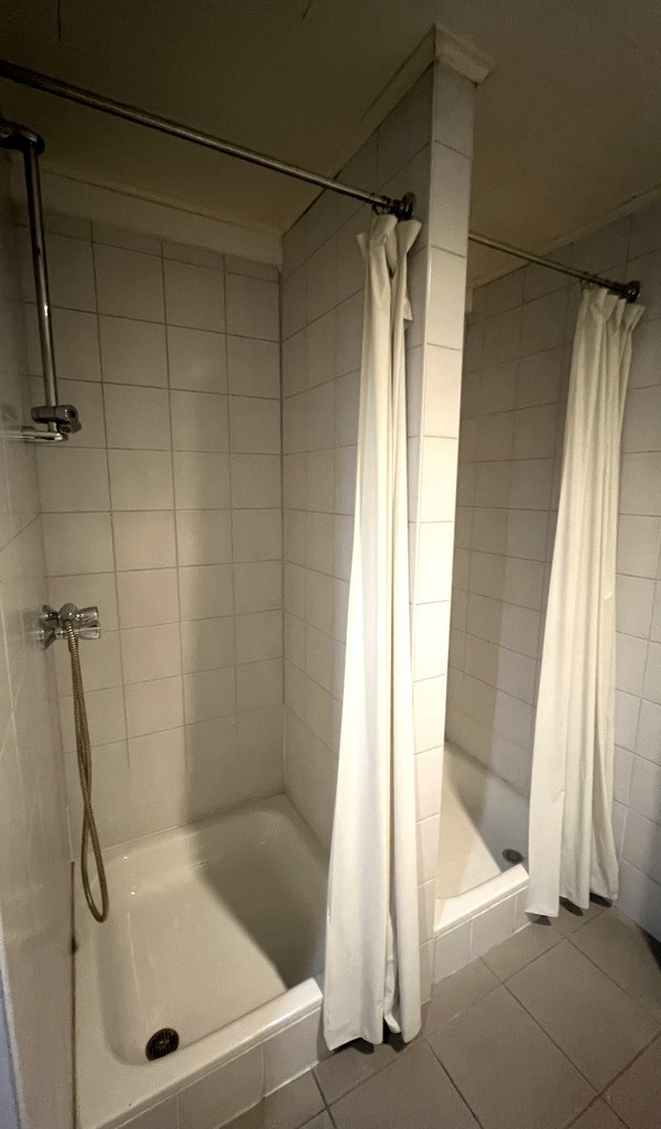 Magazijn met kantoren te huur in Merelbeke-Melle