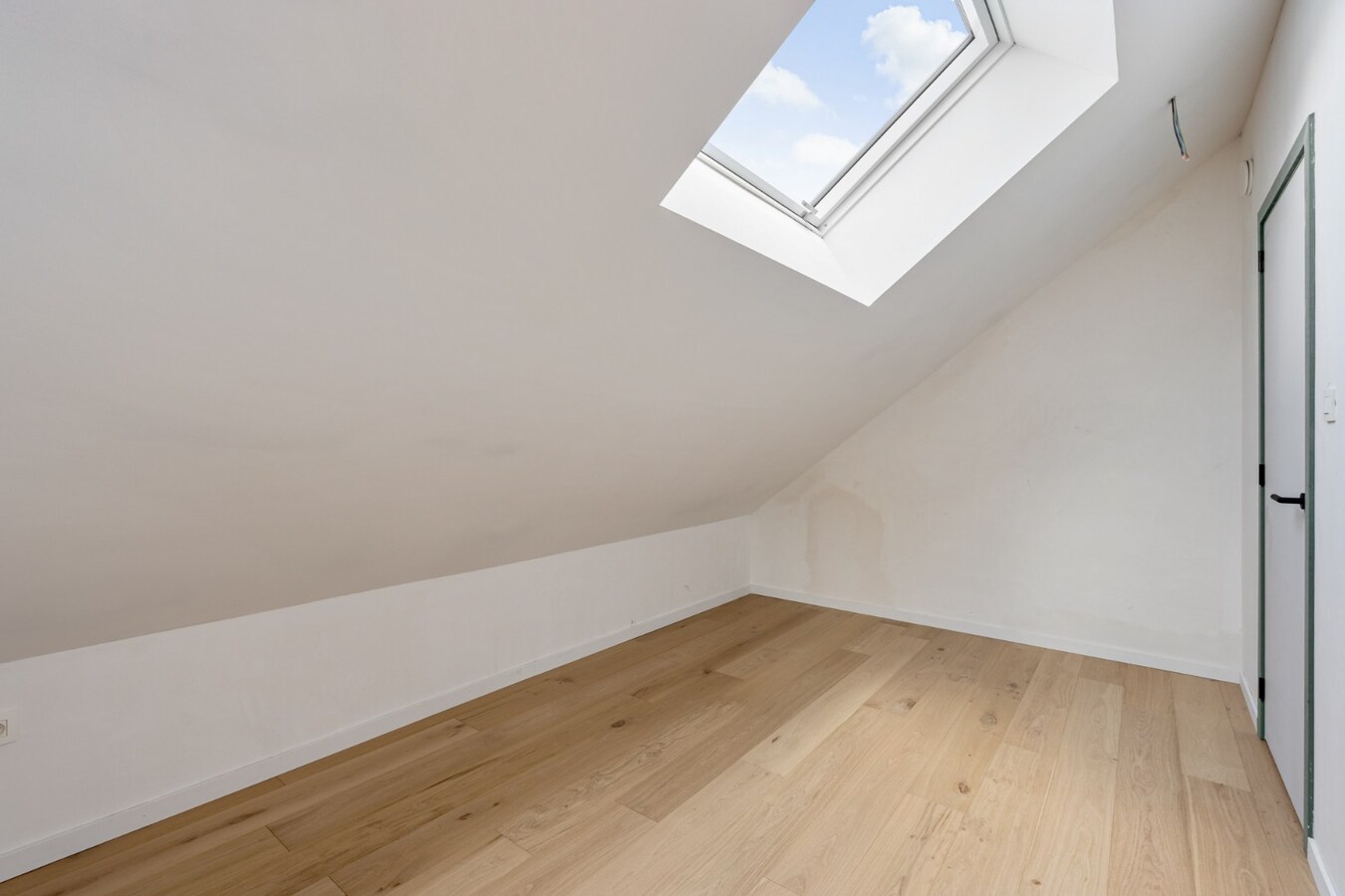 Exclusieve woning in volledig heropgebouwde hoeve op een perceel van 4a33ca! 