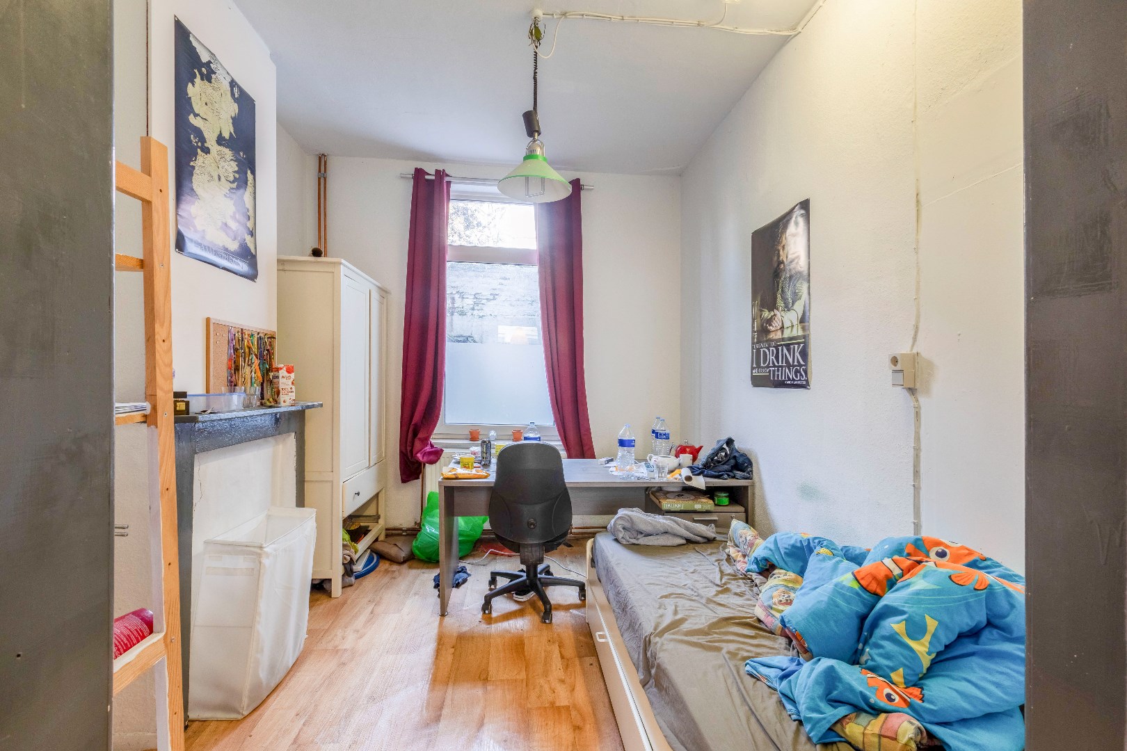 Vergunde opbrengsteigendom met 5 kamers nabij Gent Sint-Pieters. 