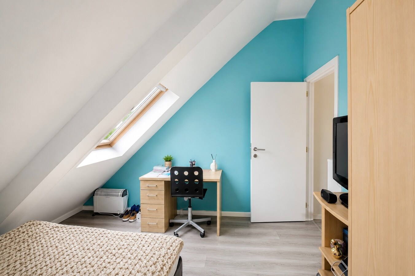 Te koop: Gezellige stadswoning met 5 slaapkamers en diepe tuin op centrale ligging Sint-Niklaas! 