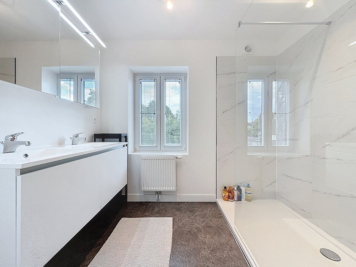 Energiezuinige en ruime stadswoning met tuin te Bevegem 