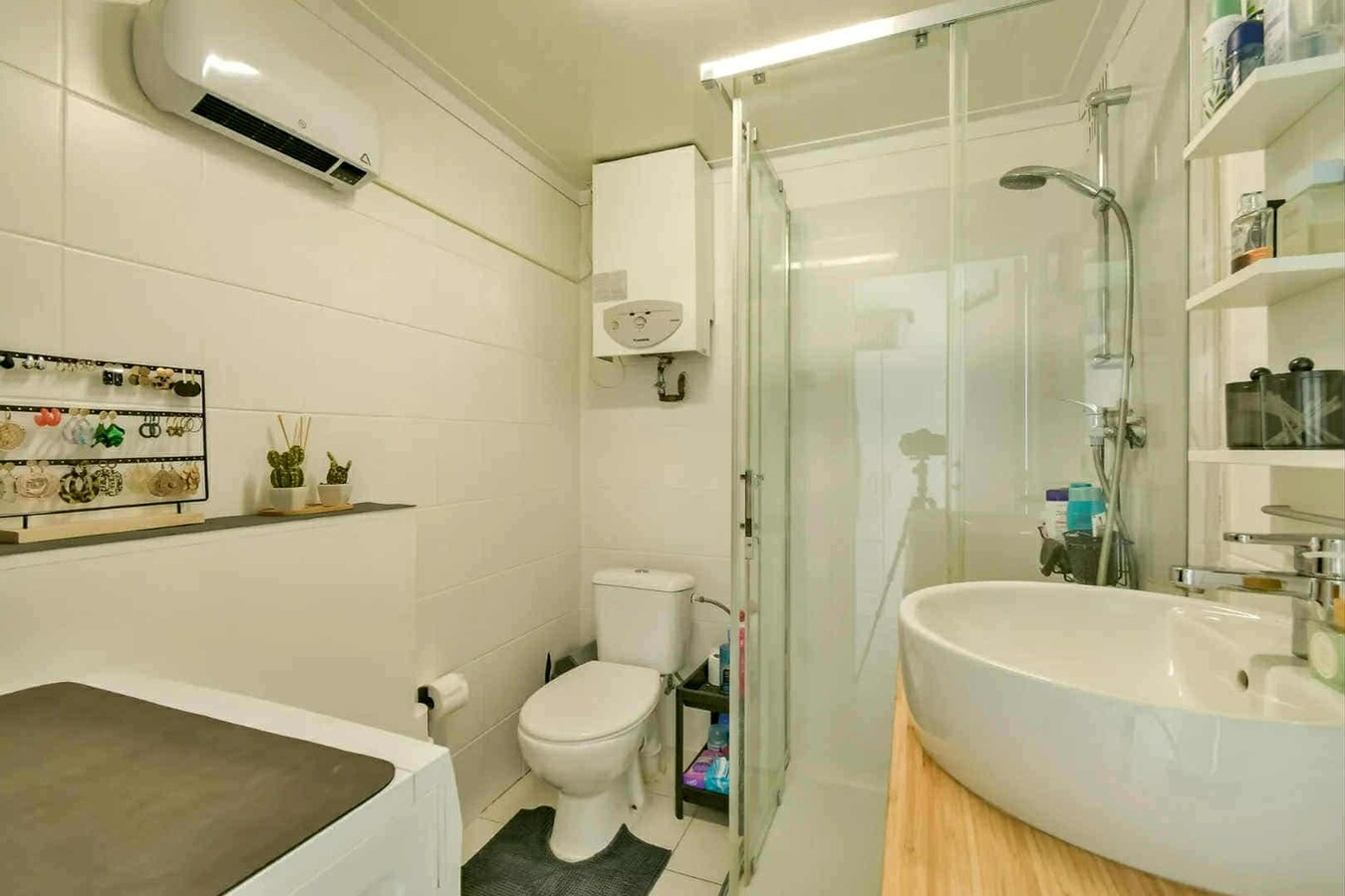 Gerenoveerde rijwoning met 3 slaapkamers en tuin te Roeselare 