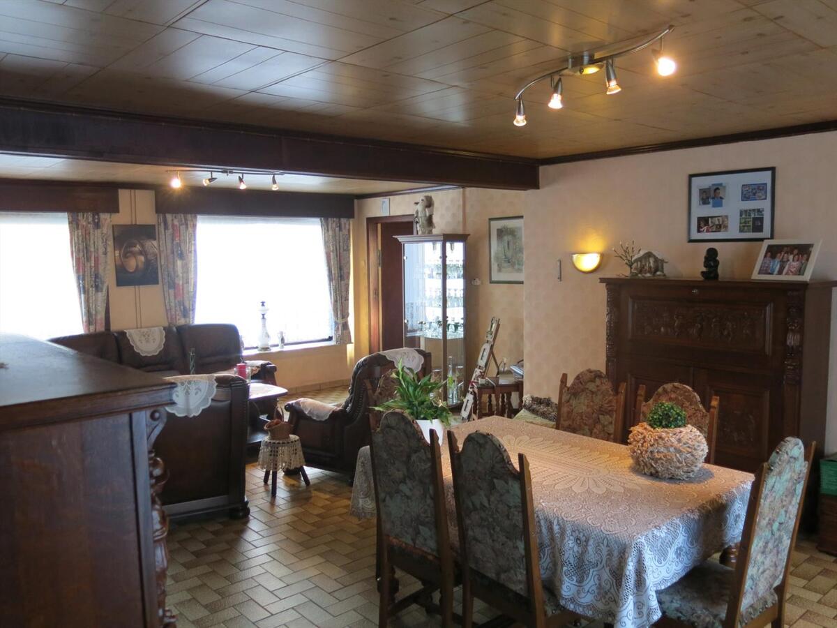 Ruime woning met 6 slaapkamers en panoramisch zicht 