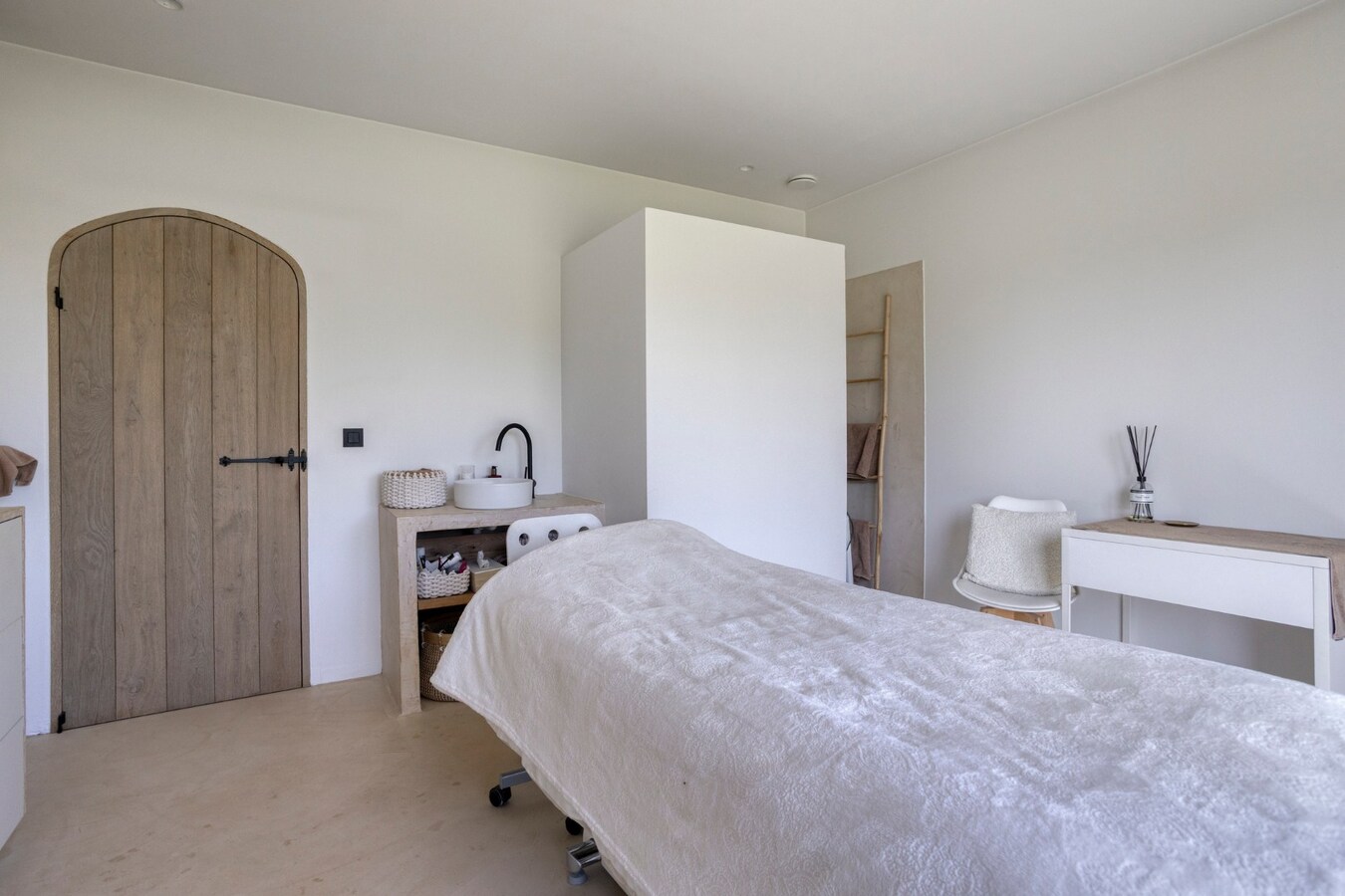 Uitzonderlijk gelegen landelijke villa in Anzegem | 2300m2 | vergezichten 