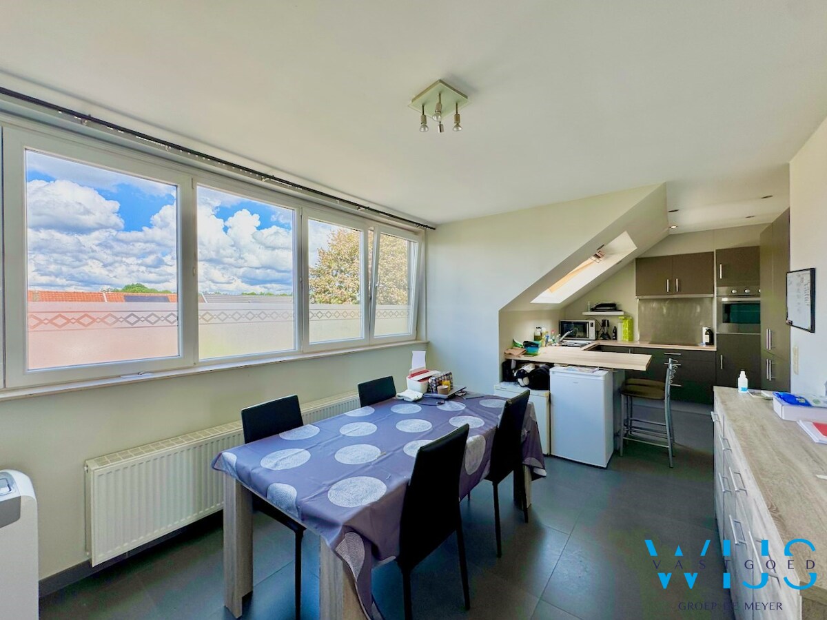 Gezellig dakappartement met 1 slaapkamer te Zelzate ! 