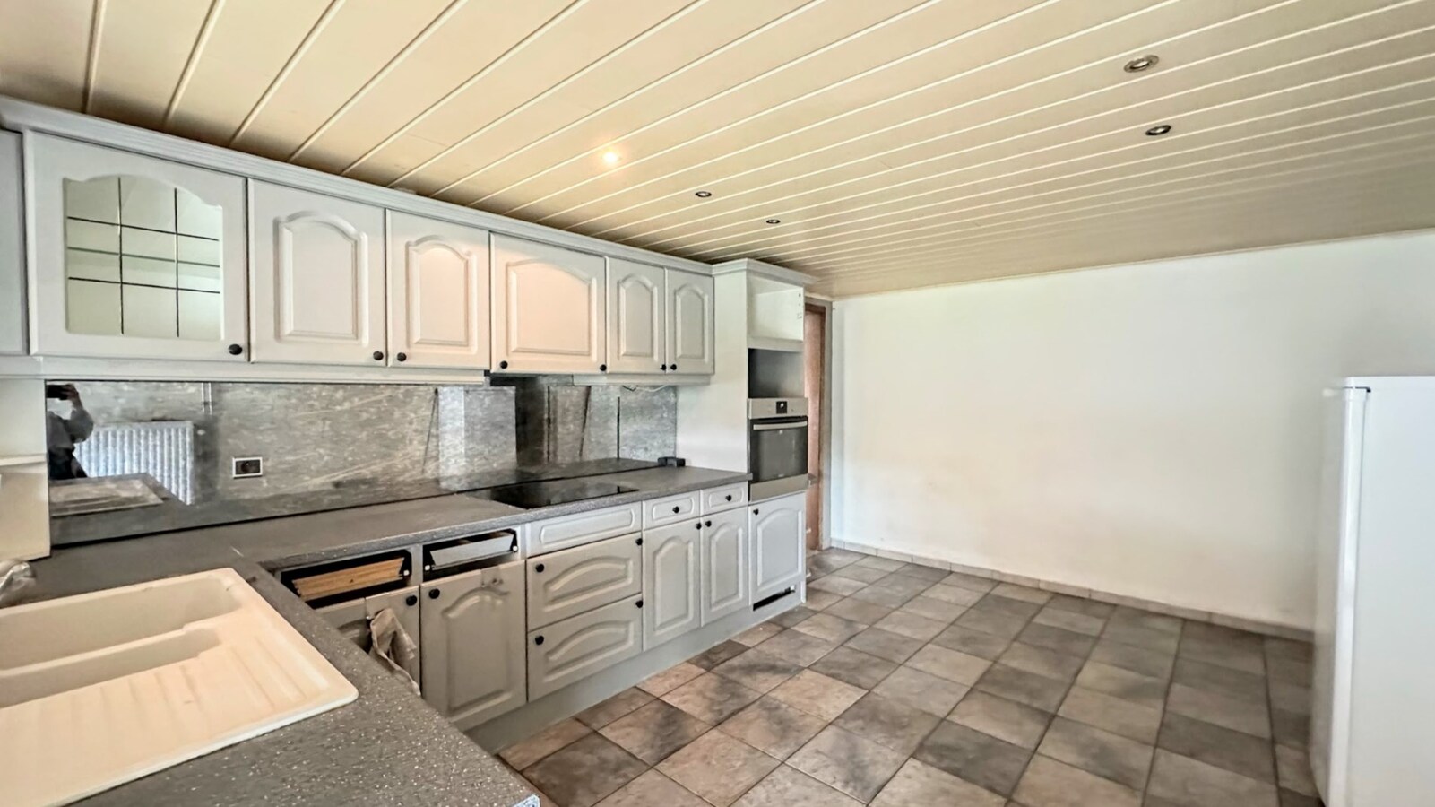 Ruime gezinswoning op zonnig perceel van 1175 m² 