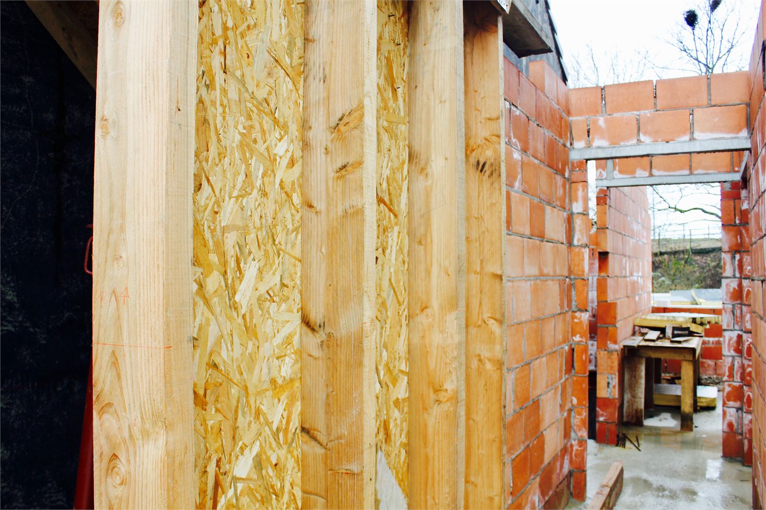 Af te werken woning op perfecte ligging 