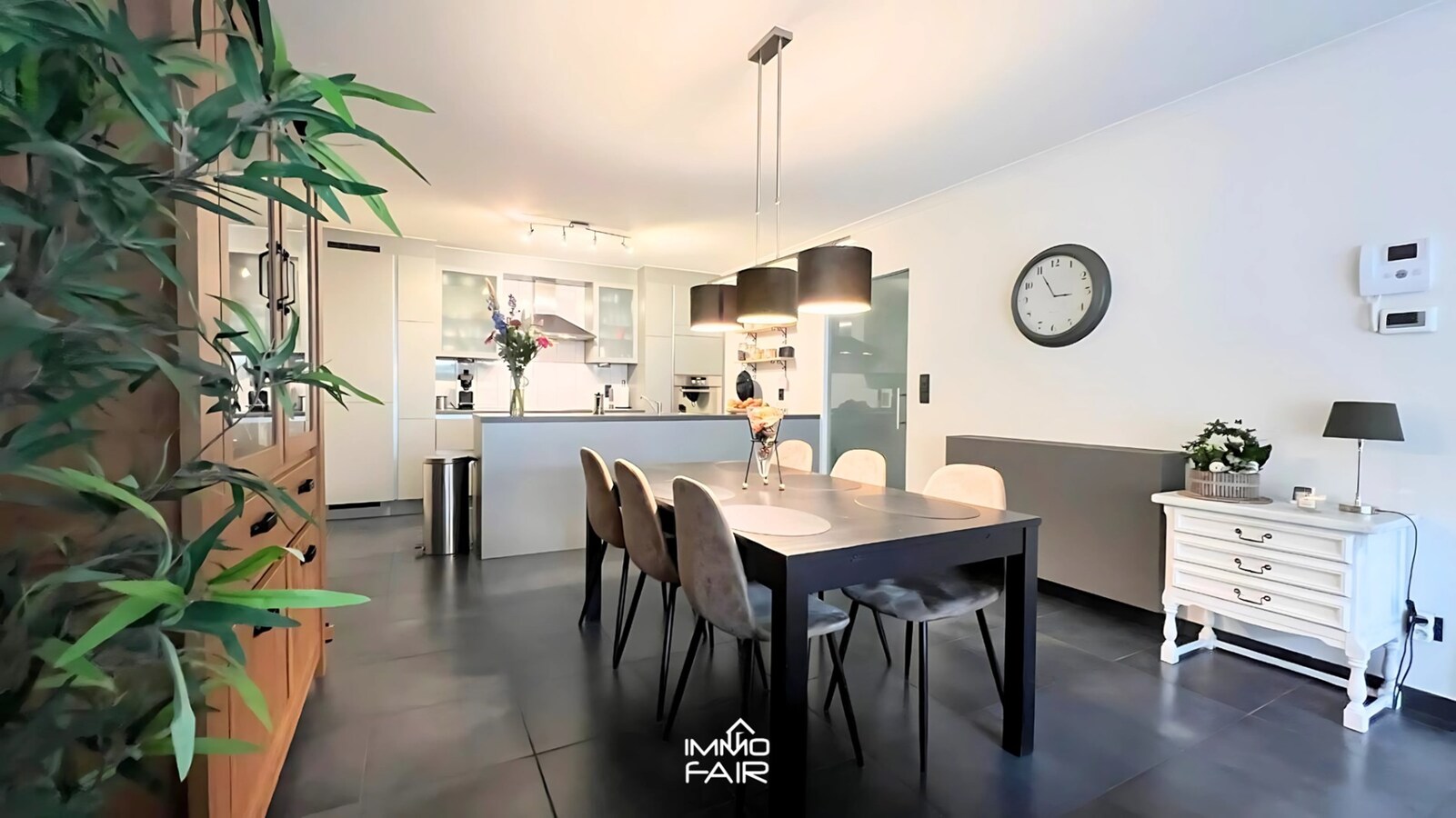 Gelijkvloers, energiezuinig appartement met 3 slaapkamers 