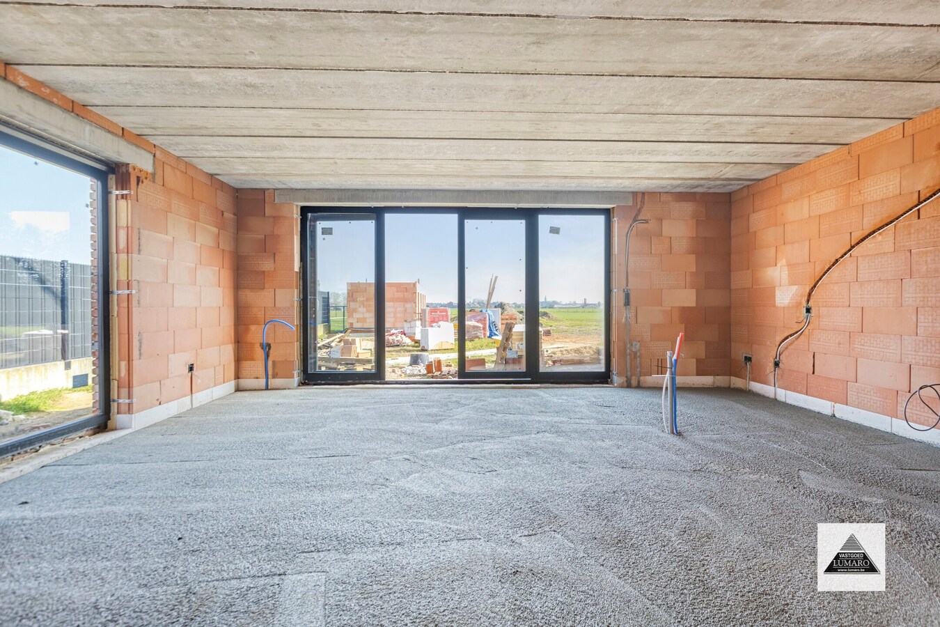 Nieuw gelijkvloers appartement met terras en tuintje 