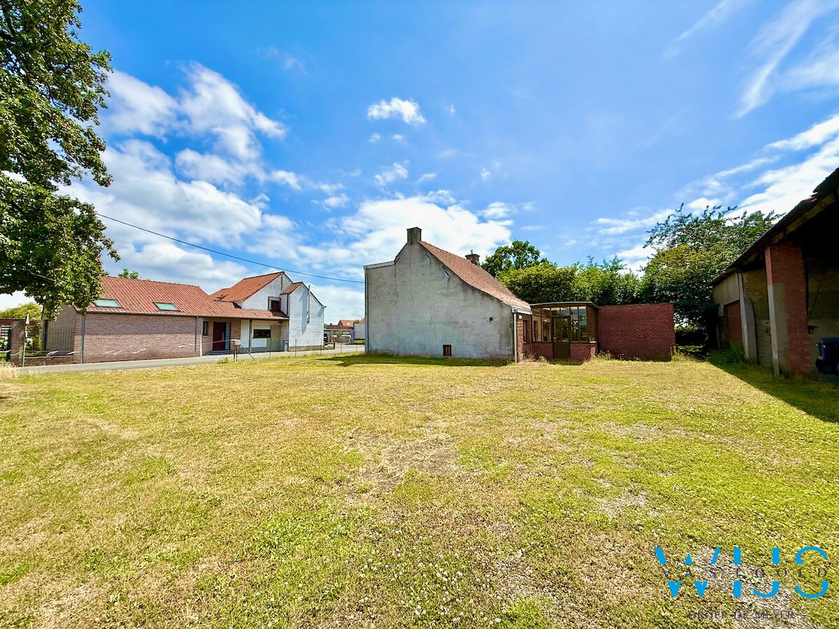 Af te breken woonhuis op 1.104m² op TOPLOCATIE ! 