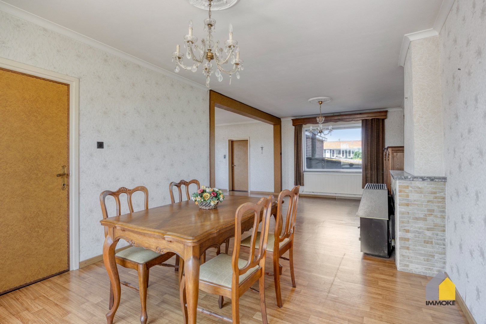 Karaktervolle, halfvrijstaande woning op 7a 31ca met aangrenzend weiland 16a 50ca. 