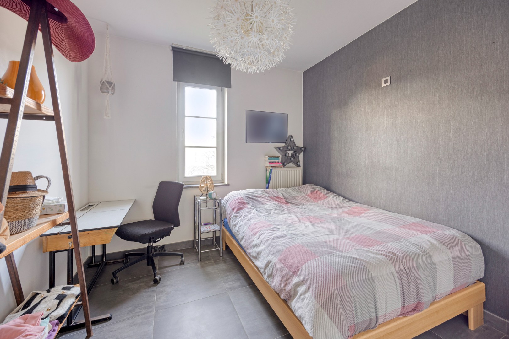 Instapklaar gelijkvloers appartement met 2 slpk. en grote tuin in het centrum van Westerlo-Tongerlo 