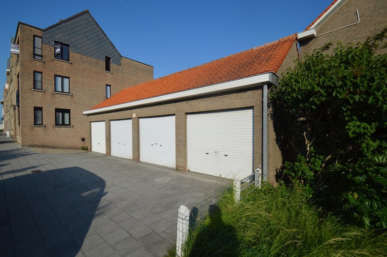 Ruime garage met mezzanine - Zeebrugge 