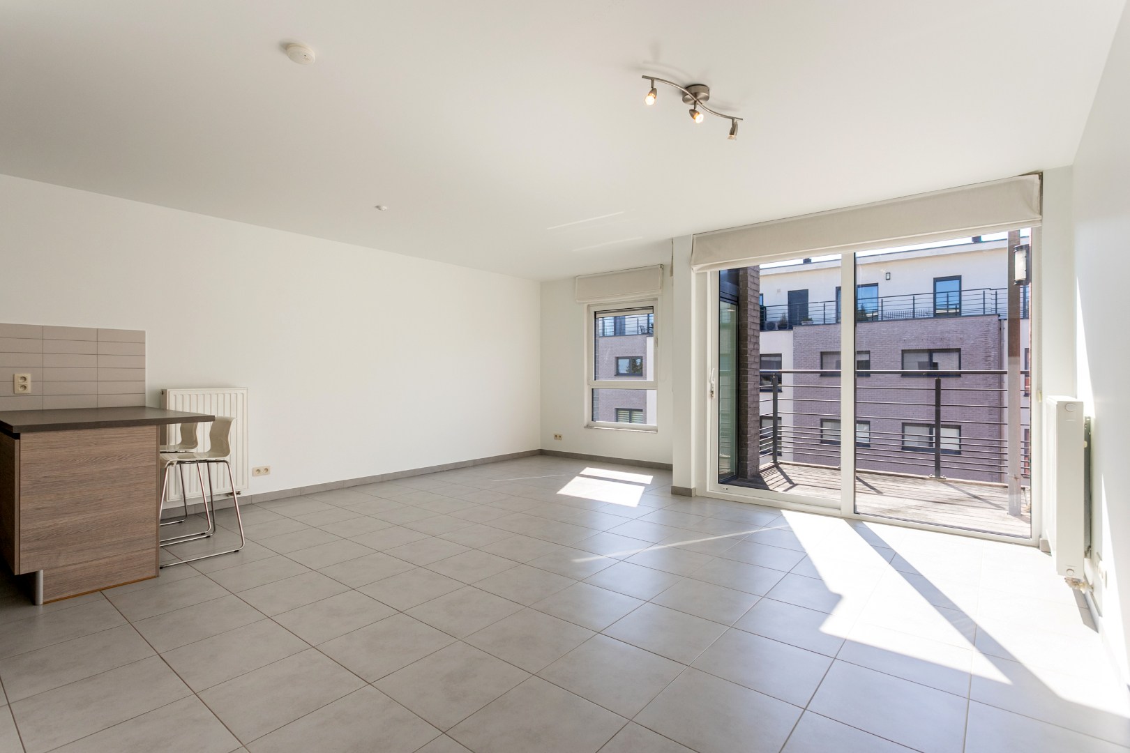 Instapklaar appartement met 2 slpk en parking te Halle 