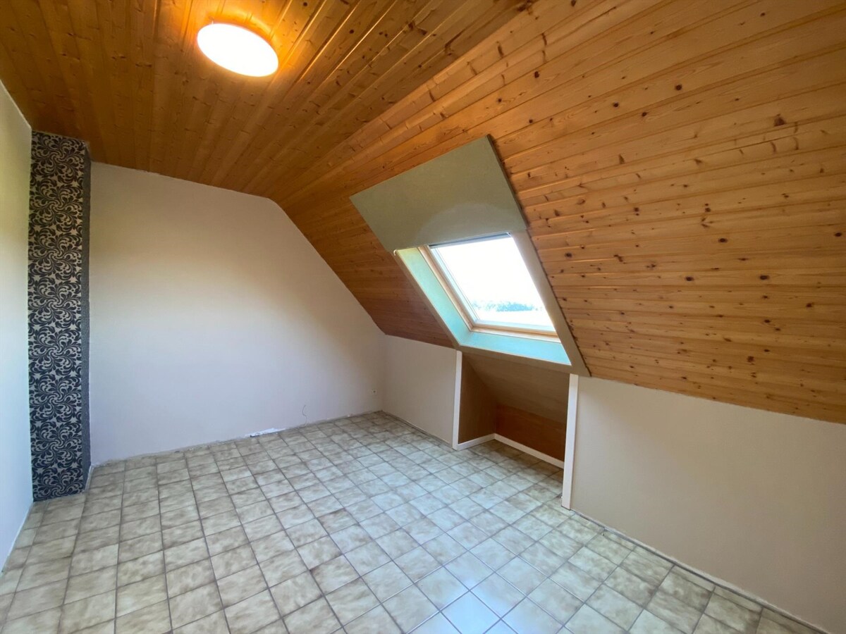 Rustig gelegen woning met garage en zonnige tuin te Poperinge 