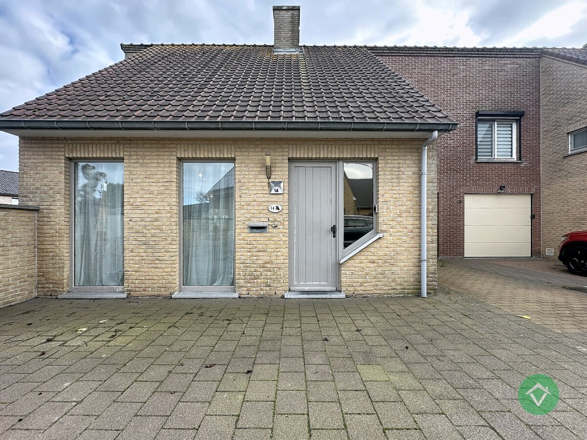Statige gezinswoning met zonnige tuin, drie slaapkamers en topligging in Leke 
