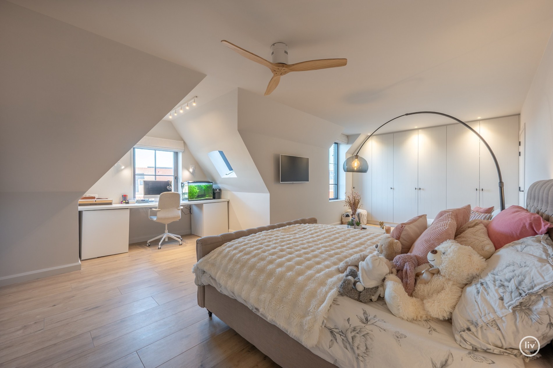 Luxueus afgewerkte energie zuinige woning met zwembad te Knokke 