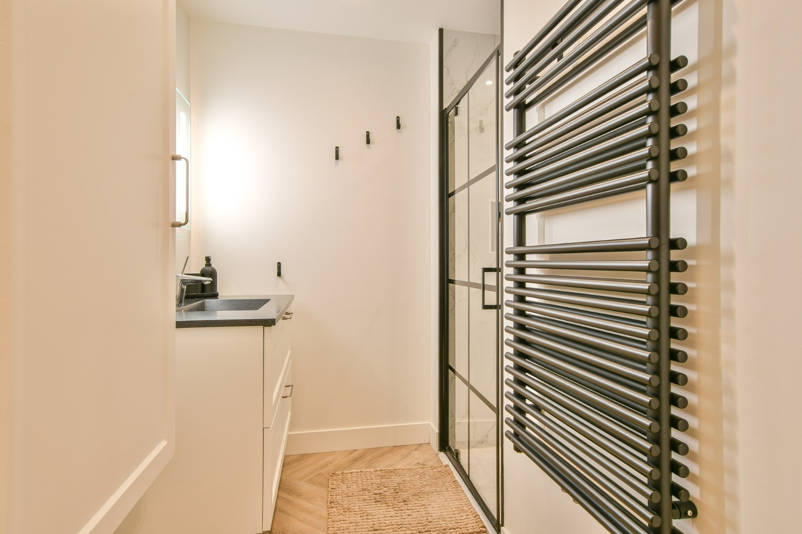 Volledig vernieuwd appartement te koop - achterkant zeedijk Wenduine! 
