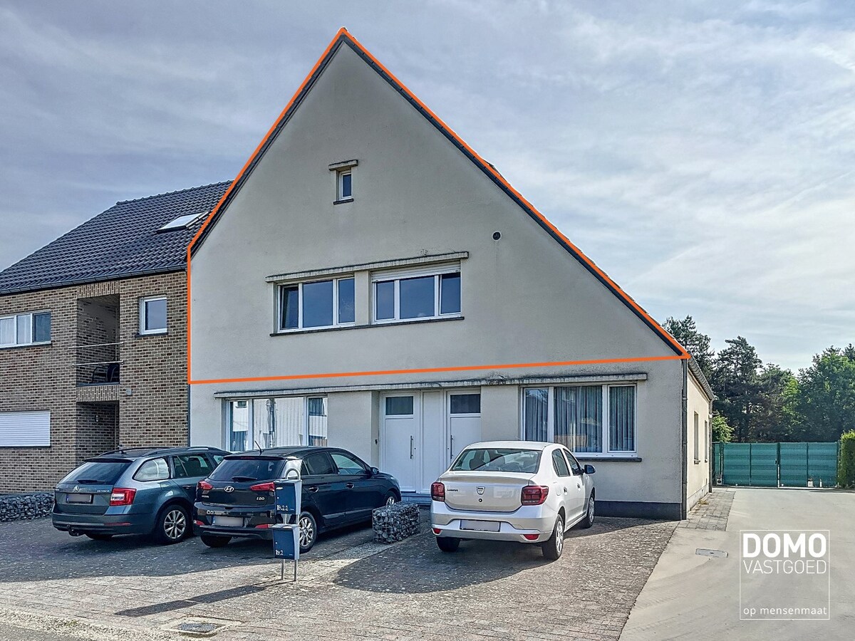 RUIM DUPLEXAPPARTEMENT MET 3 SLAAPKAMERS TE LUMMEN 