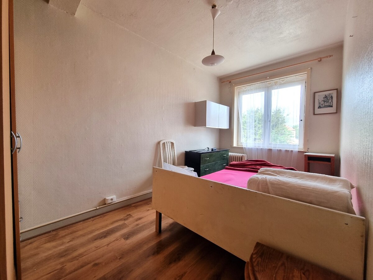 Te renoveren, zeer ruime woning te Zeebrugge 