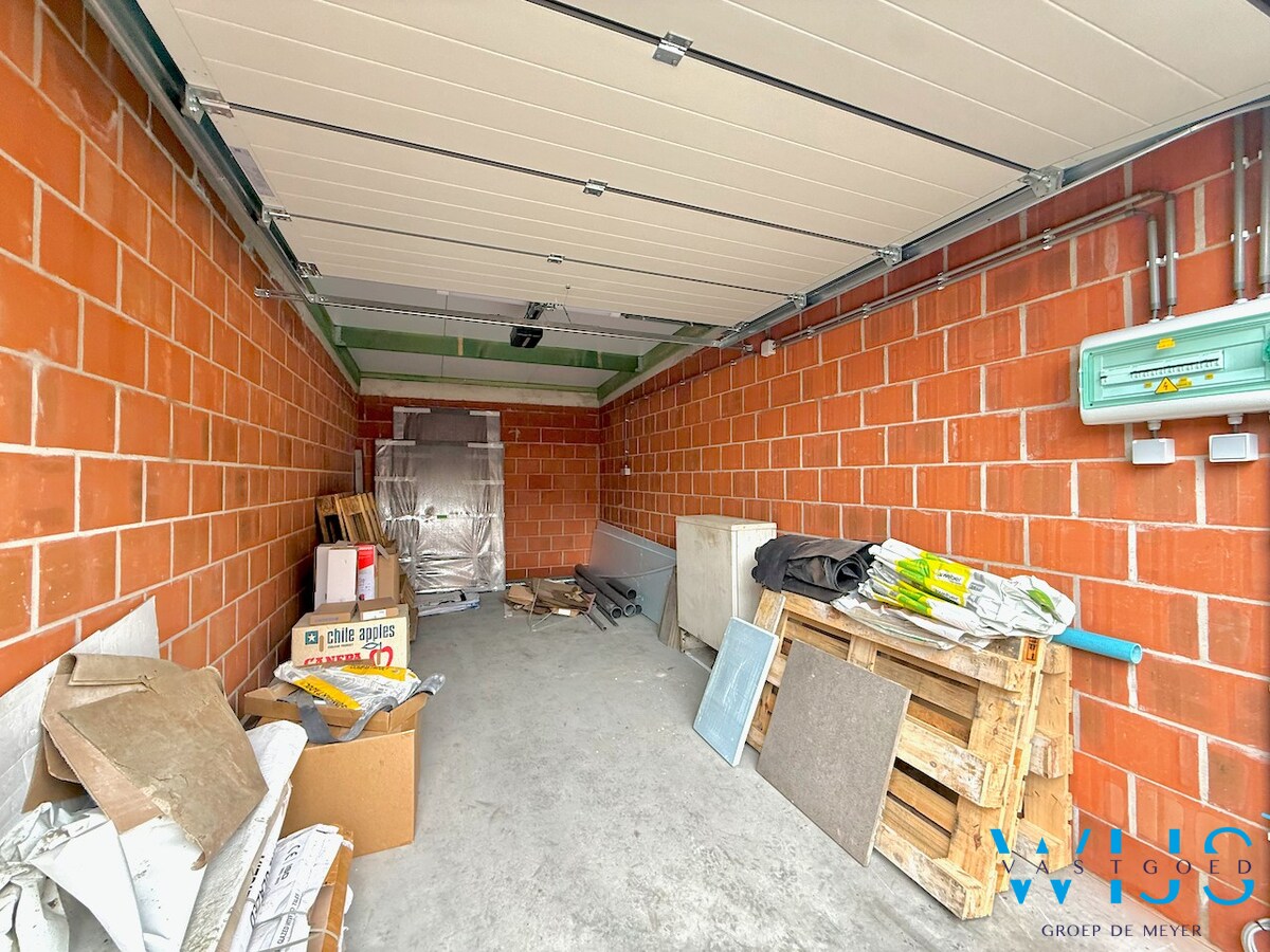 Drieslaapkamer appartement met garage in hartje Ertvelde ! 