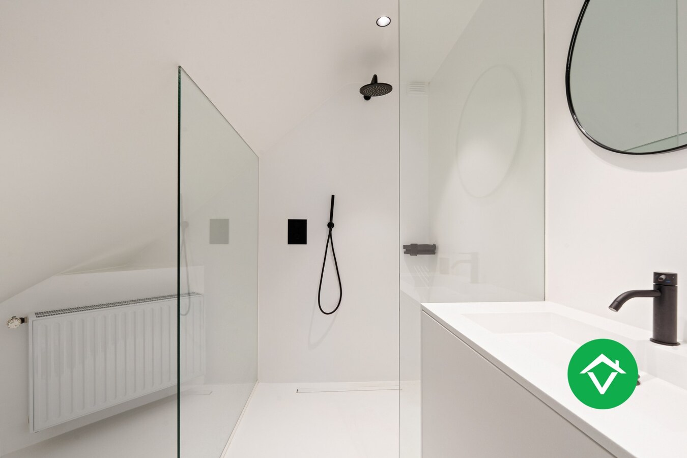 Stijlvolle alleenstaande villa met luxueus interieur en vier slaapkamers te Roeselare 