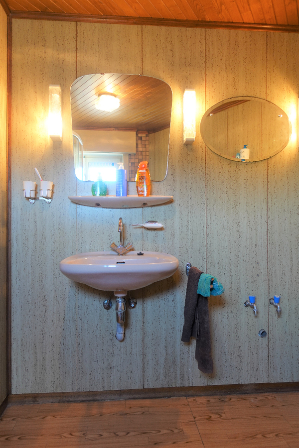 Ruime hoekwoning met 4 slaapkamers en dubbele garage 