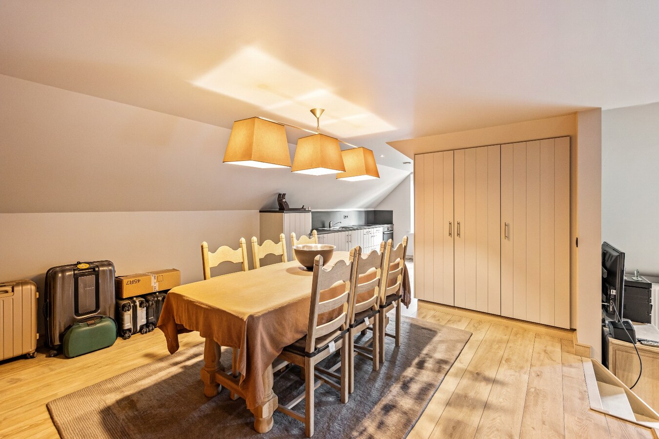 Prachtige landelijke villa met gezinstuin en graslanden op 32.558m² 