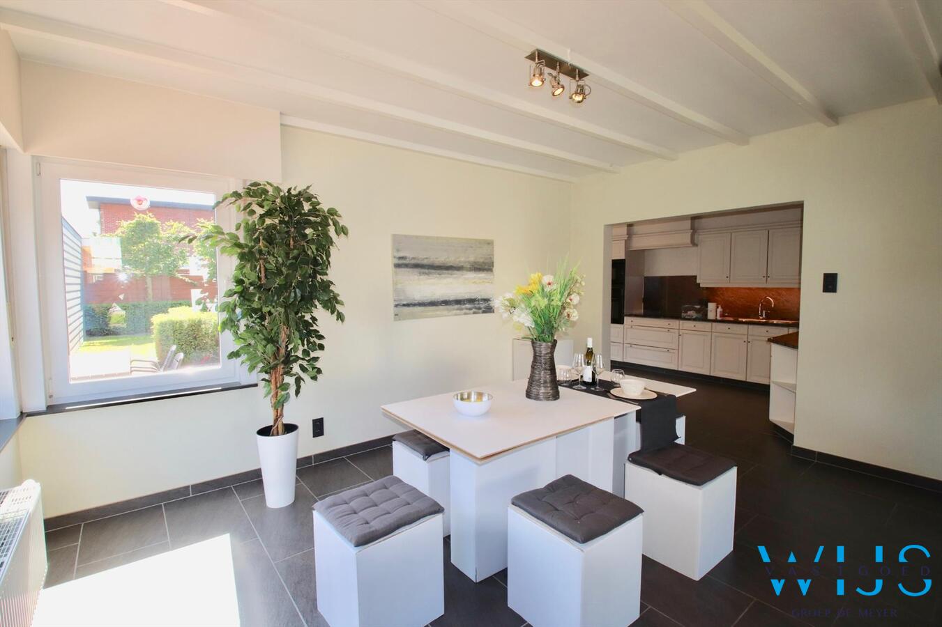 Gerenoveerd (2017) en gezellig woonhuis in hartje Ertvelde. 