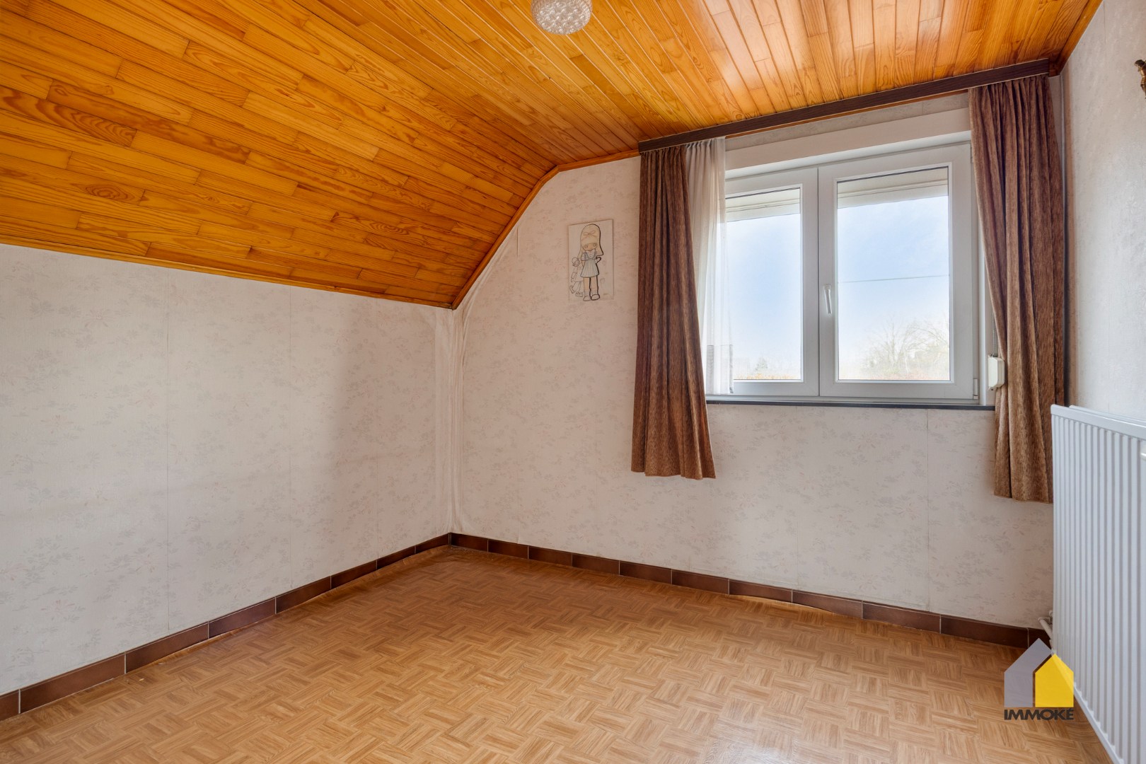 Op te frissen woning met 4 slpk op ruim perceel van 9 a 78 ca. 