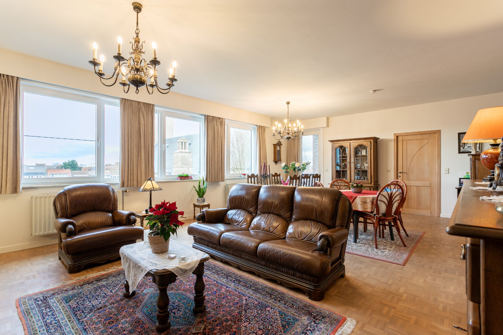 Instapklaar en energiezuinig penthouse  3 slpks., 2 badk., kelder en 2 autostpl. 