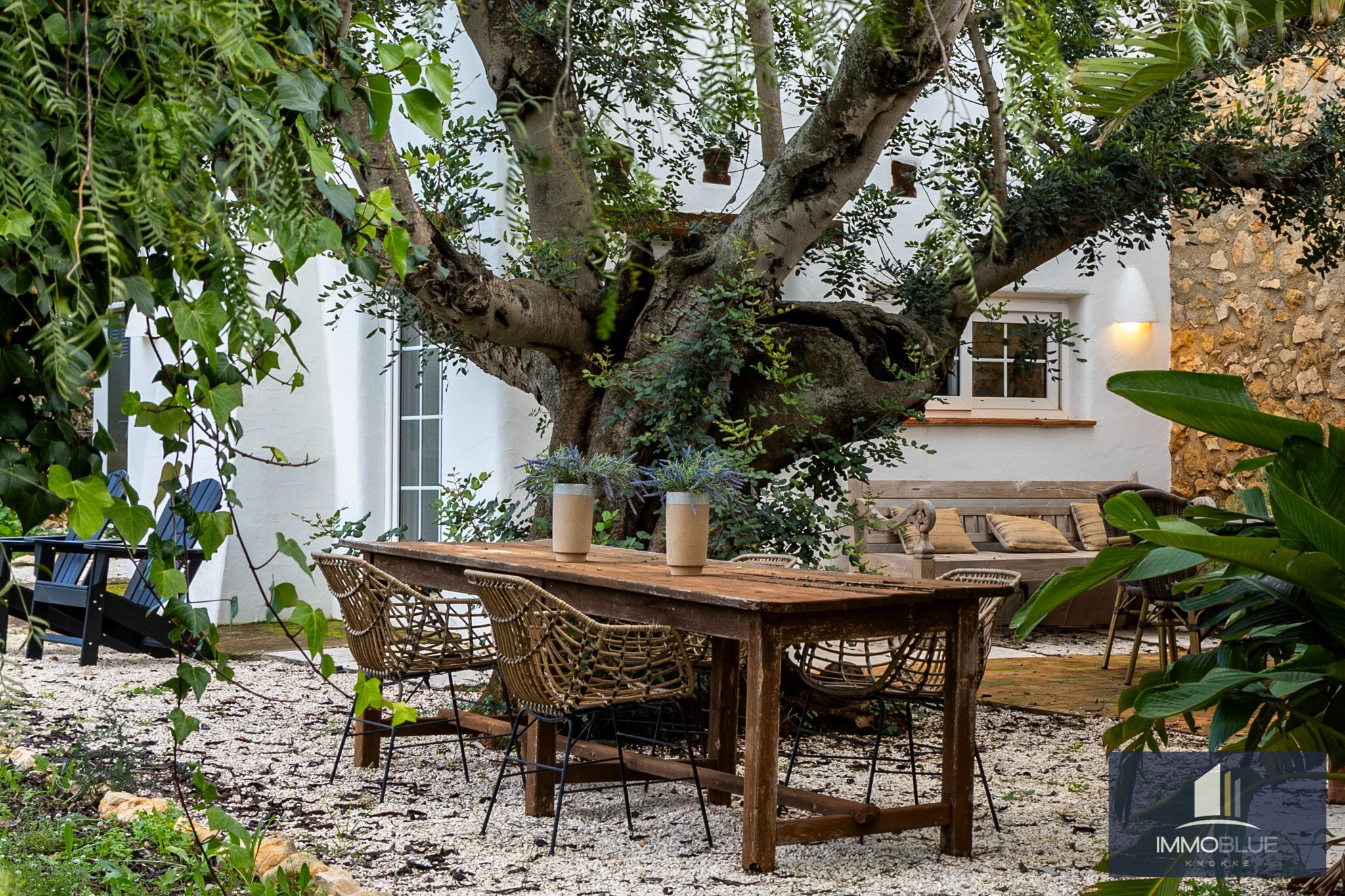 Dit uitzonderlijke landgoed, gelegen op een royaal perceel van 18.500 m² . 