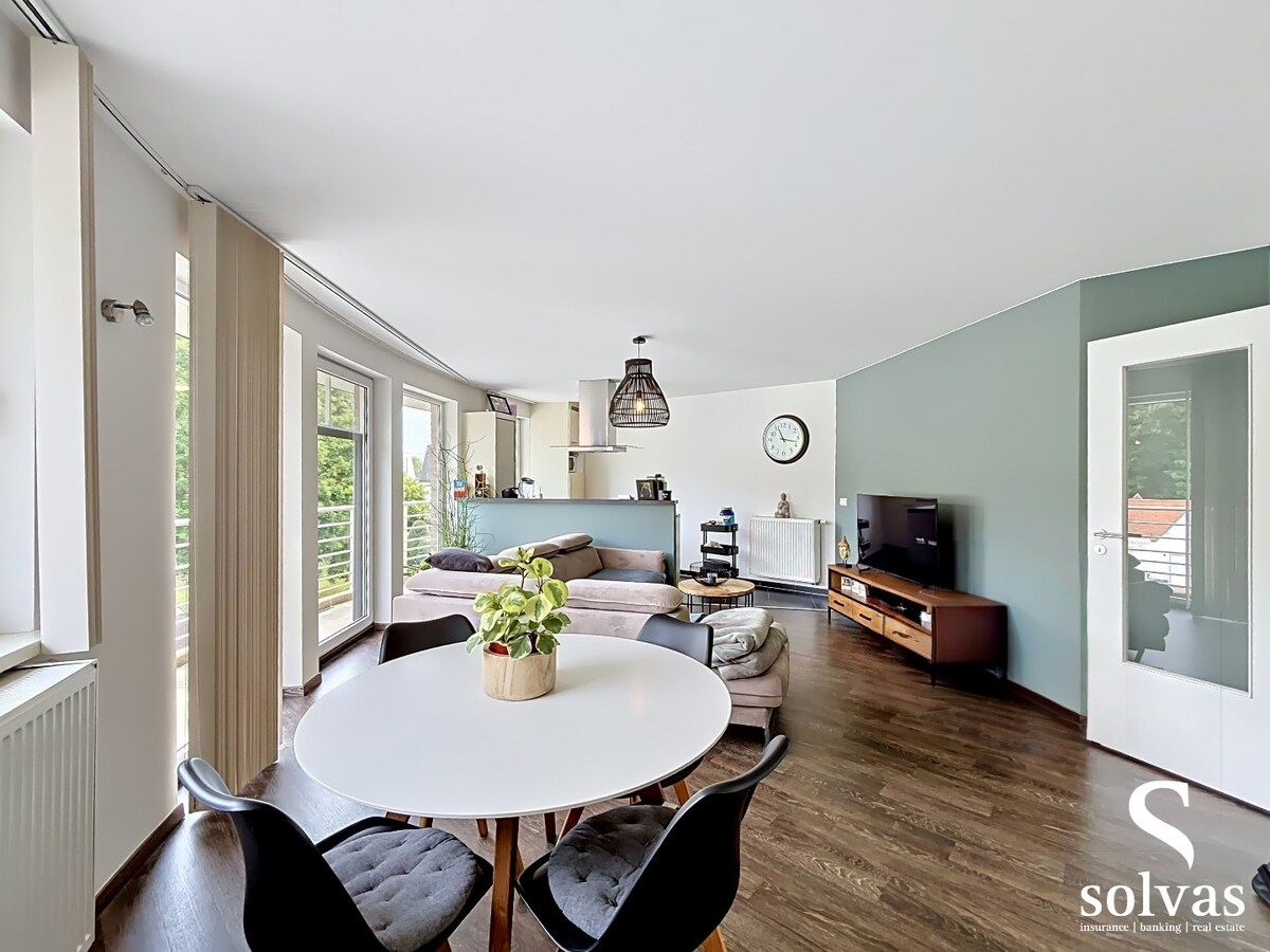 Recent twee slaapkamer appartement op toplocatie te Evergem! 
