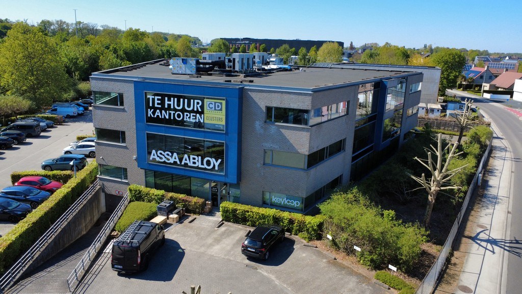 Standingvol kantorencomplex te huur langs E40 in Merelbeke-Melle