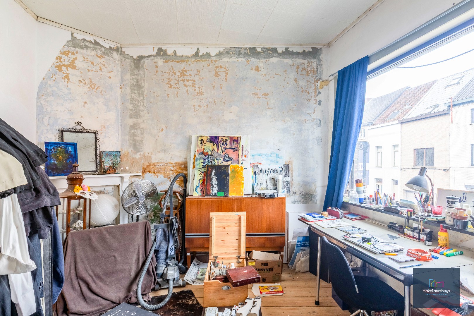 Woning met 3 slaapkamers en verrassende tuin met bijgebouwen 