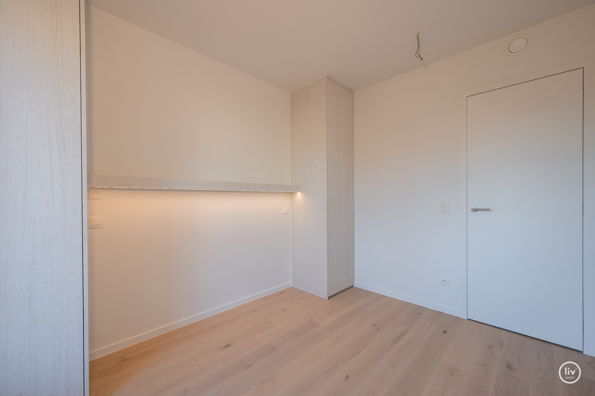 ONGEMEUBELD - NIEUWBOUWPROJECT MADELEINE: Modern appartement met 2 slaapkamers gelegen in het centrum van Knokke. 