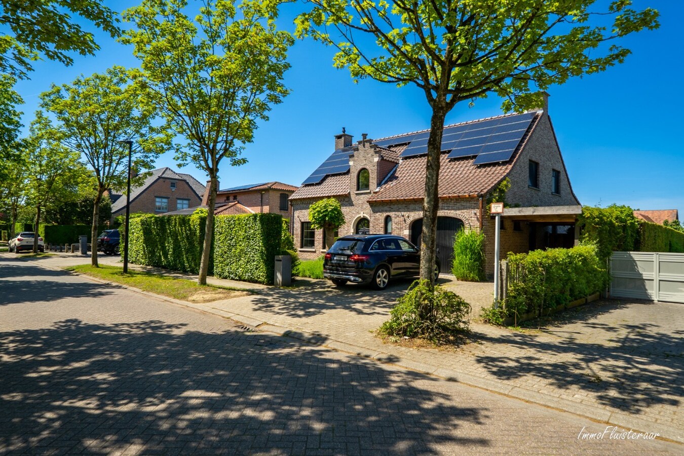 Prachtige villa met zwembad en luxueus poolhouse met optioneel bij te kopen weiland van ca. 21.856 m2 te Hove 