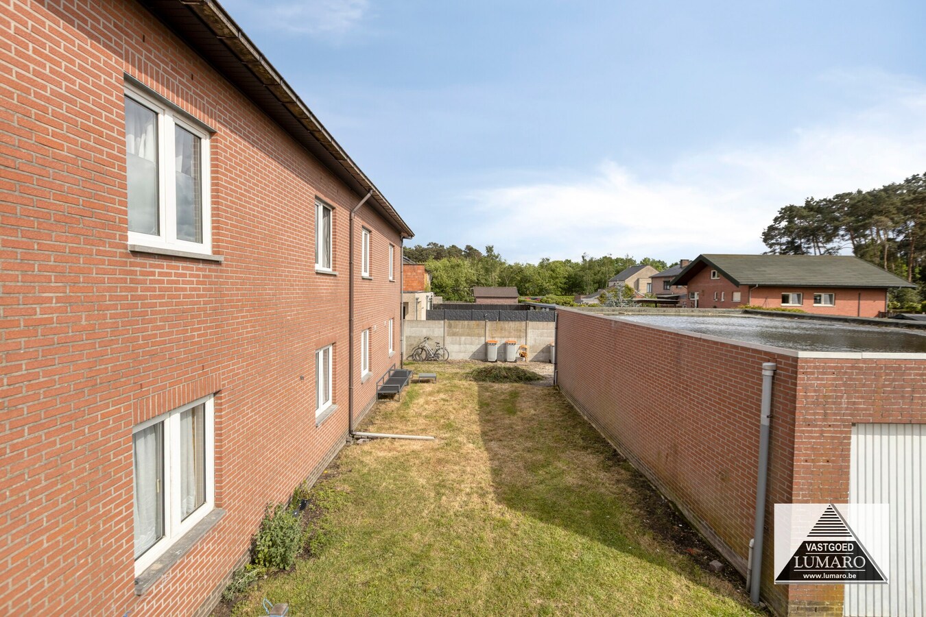 4 verhuurde appartementen in residentiële omgeving 