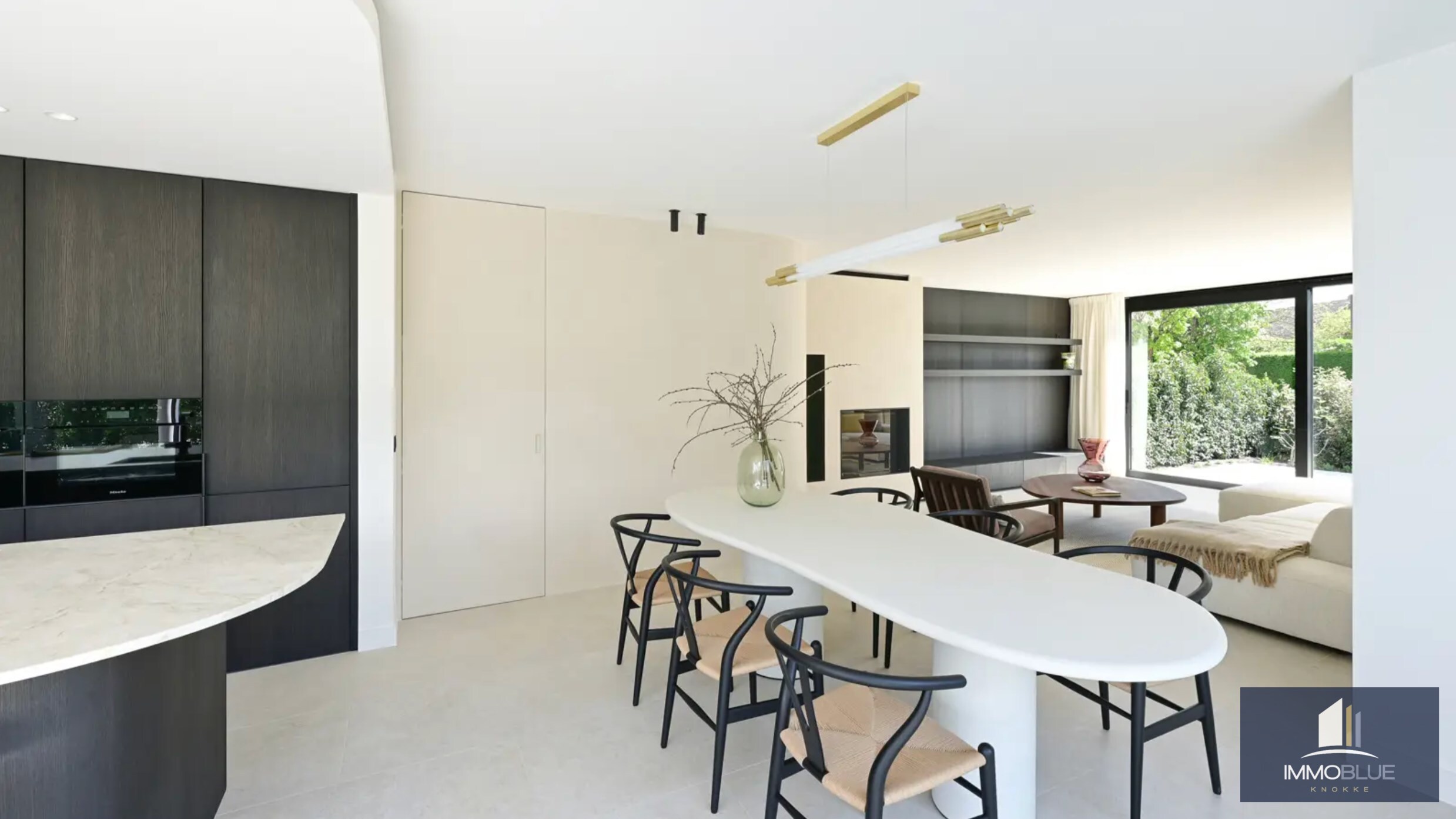 Nouvelle construction villa jumelée proche du centre de Knokke et à distance de marche de la plage. 